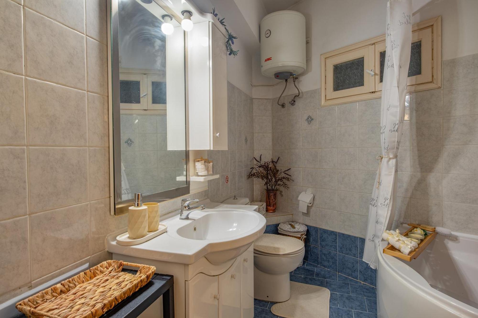 House Of Velenia - 2 Bedroom Apartment Near Old Town, Airport And Bus Station Corfu  Екстериор снимка
