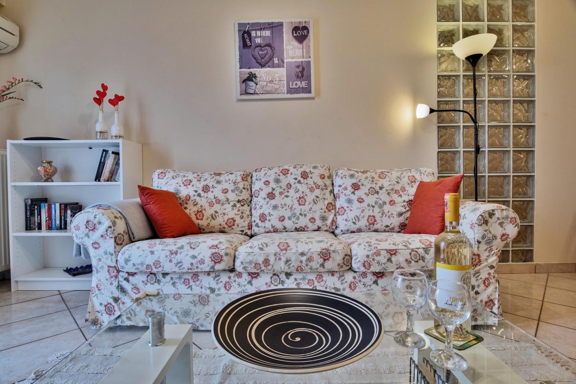 House Of Velenia - 2 Bedroom Apartment Near Old Town, Airport And Bus Station Corfu  Екстериор снимка