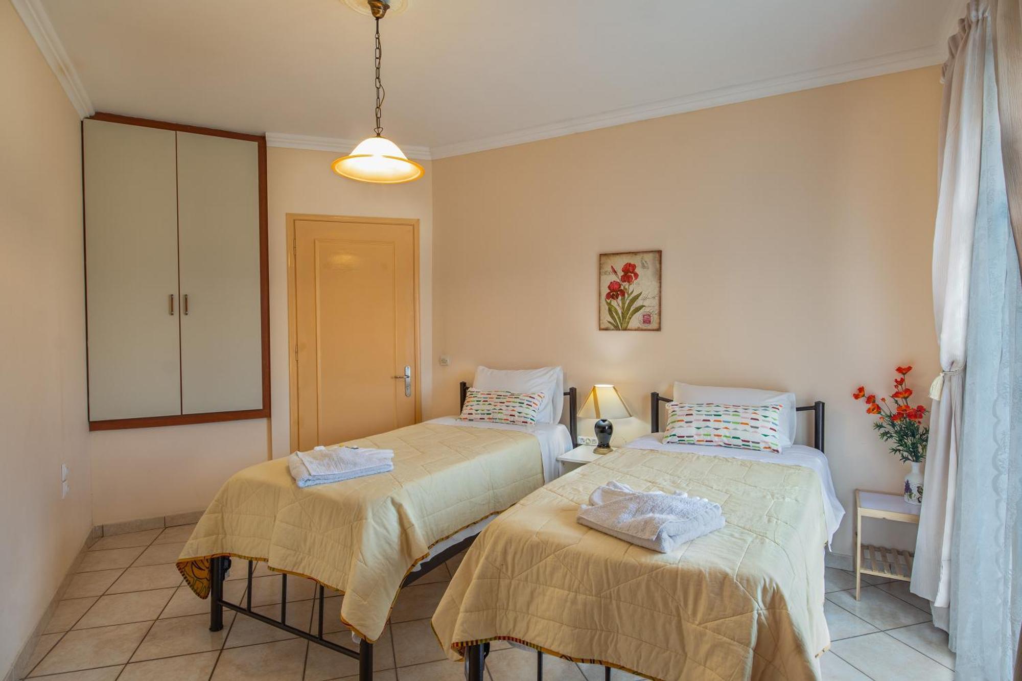 House Of Velenia - 2 Bedroom Apartment Near Old Town, Airport And Bus Station Corfu  Екстериор снимка