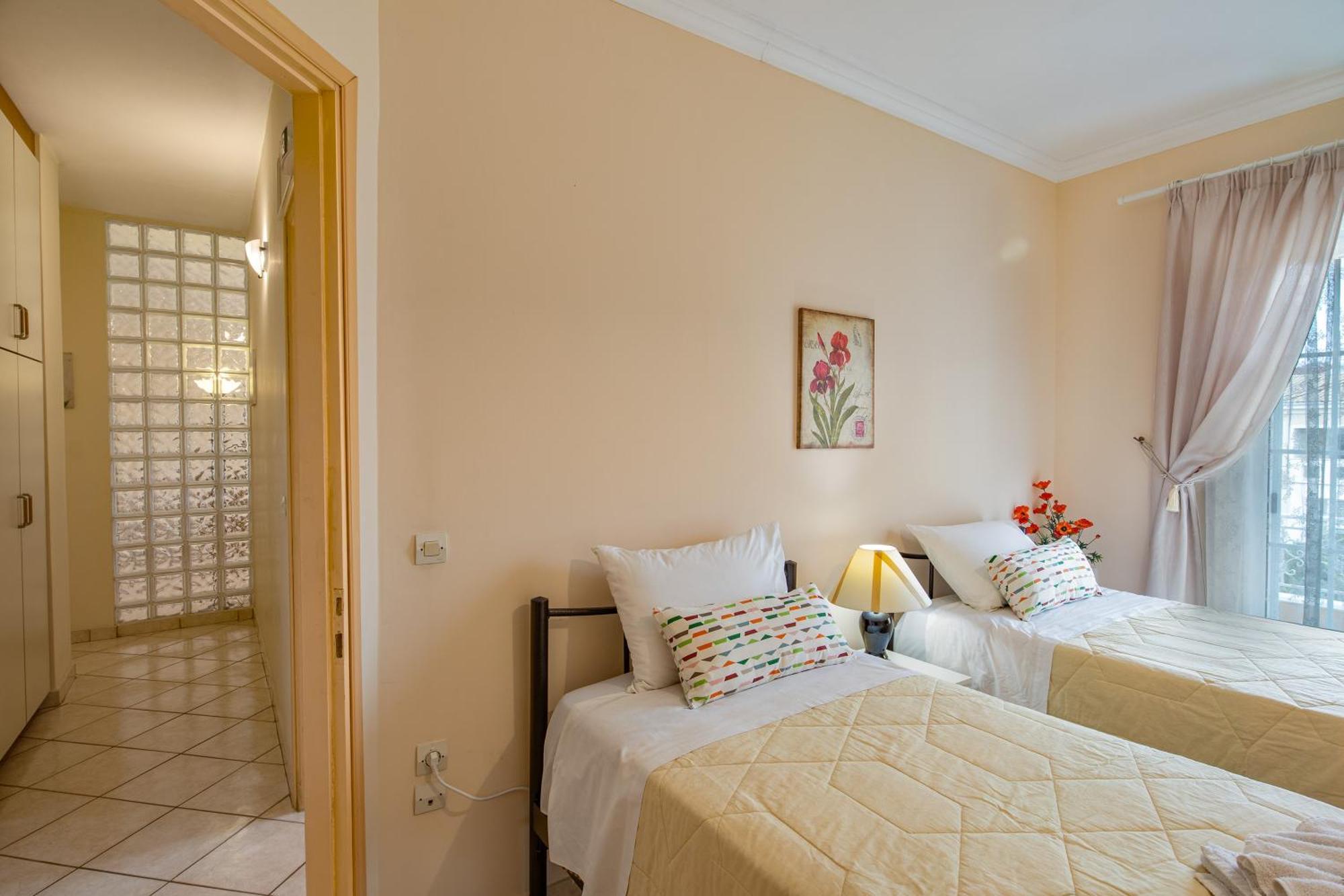 House Of Velenia - 2 Bedroom Apartment Near Old Town, Airport And Bus Station Corfu  Екстериор снимка