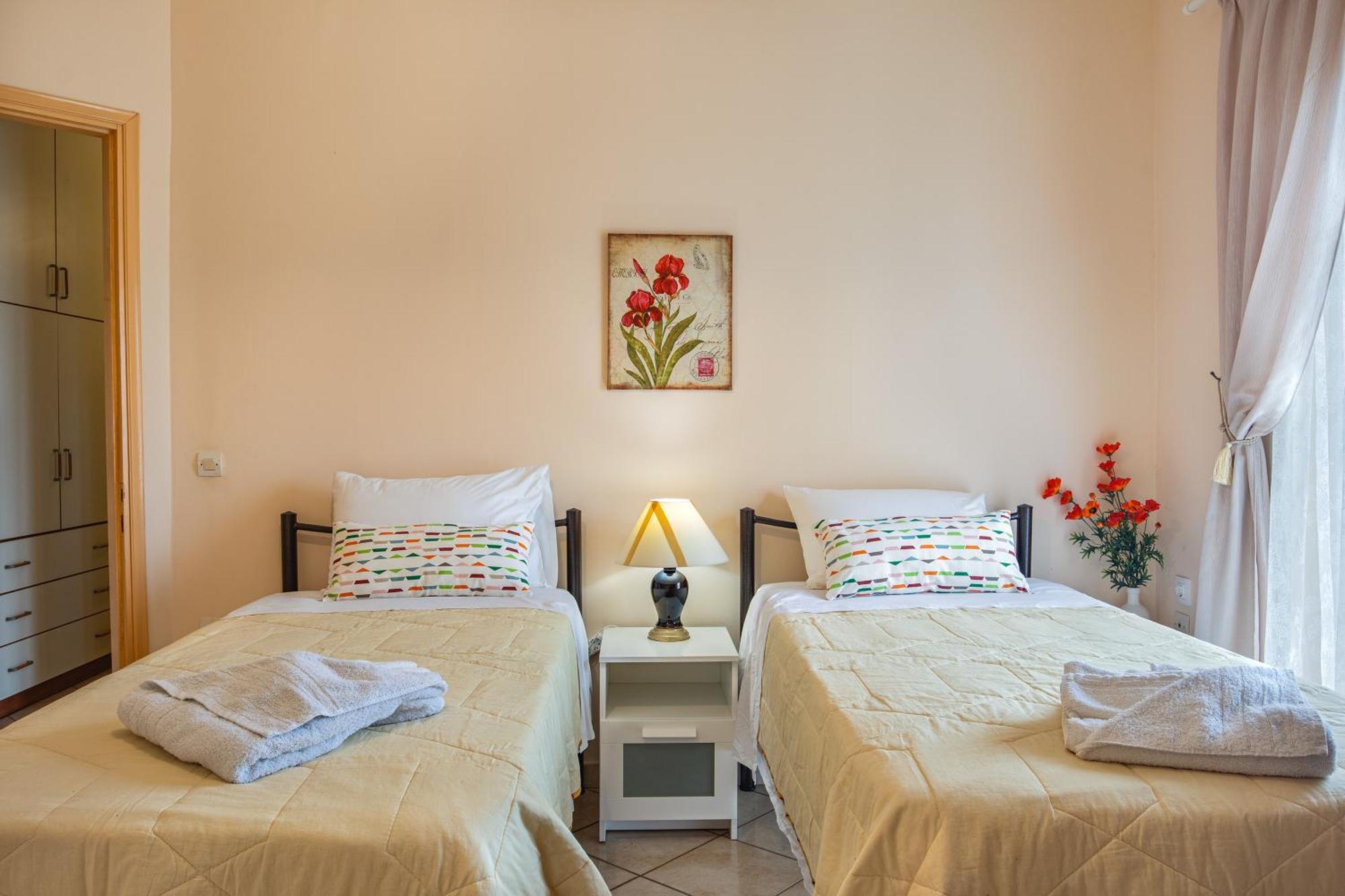 House Of Velenia - 2 Bedroom Apartment Near Old Town, Airport And Bus Station Corfu  Екстериор снимка
